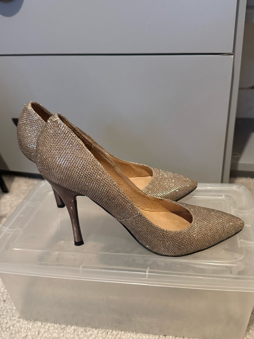 Elegant Women's Glitter Pointed-Toe Heels - Gold